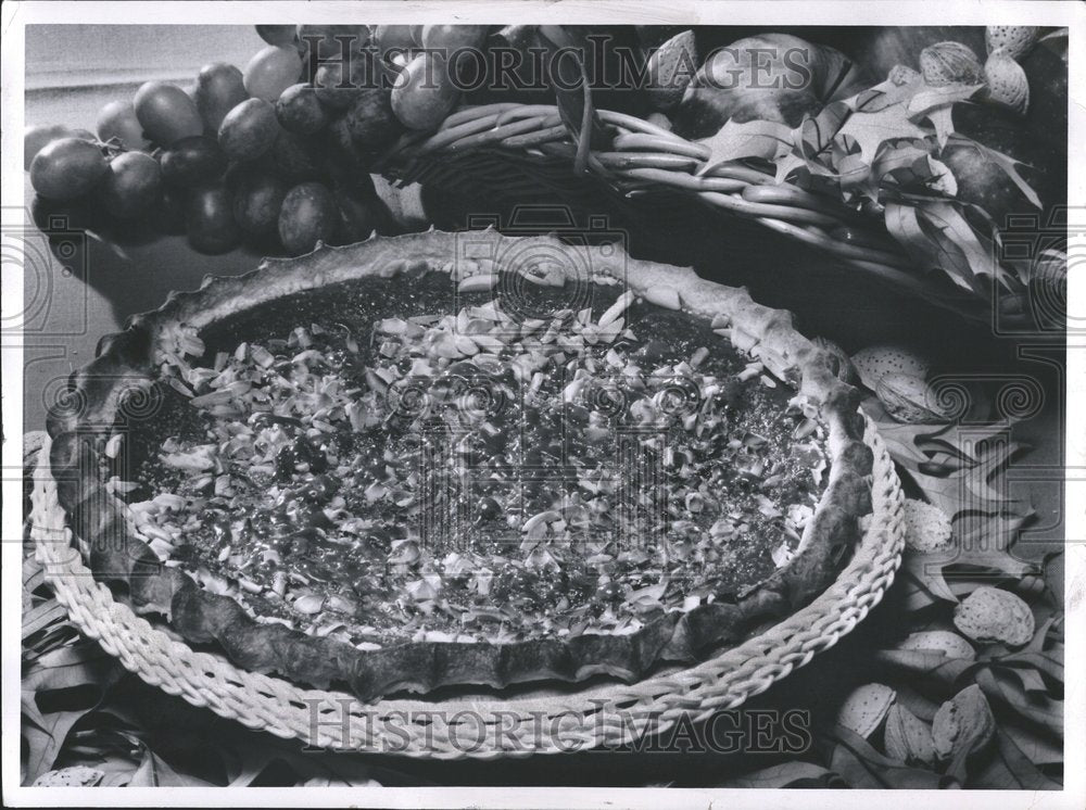 1960 Pies Garnished Grape Fruit - Historic Images