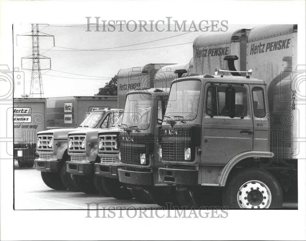 1988 Hertz Penske Allen Park Trucks - Historic Images