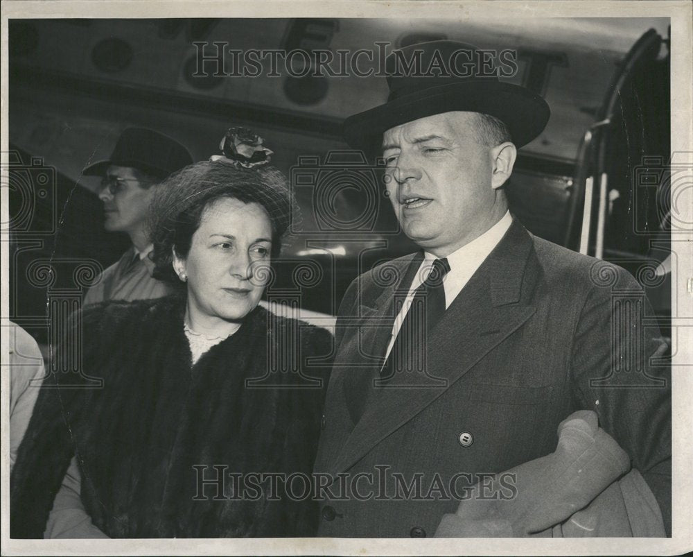 1948 Politician Harold Stassen With Wife - Historic Images