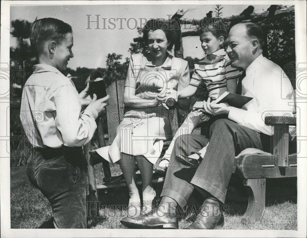 1948 GOP Pres Candidate Stassen With Family - Historic Images