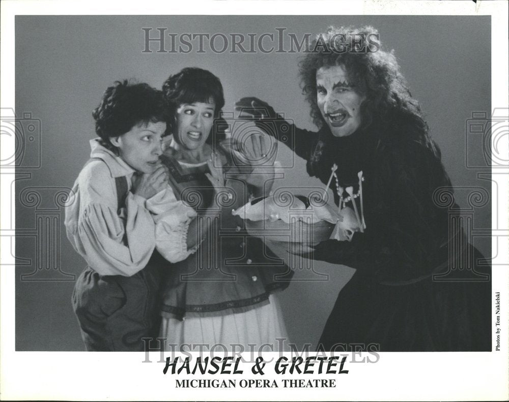 1995 Hansel &amp; Gretal at Opera Theatre - Historic Images