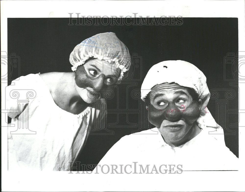 1987 Theatre Grottesco Griffin Costumes - Historic Images