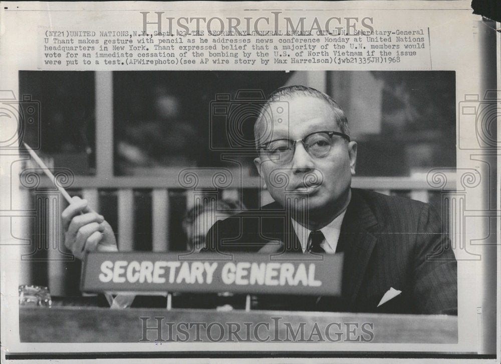 1968 Secretary-Gen.U Thant pencil gesture - Historic Images