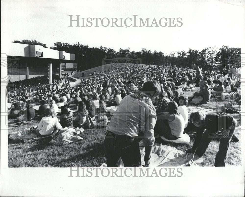 1978 Pine Knob Theater People Ground - Historic Images