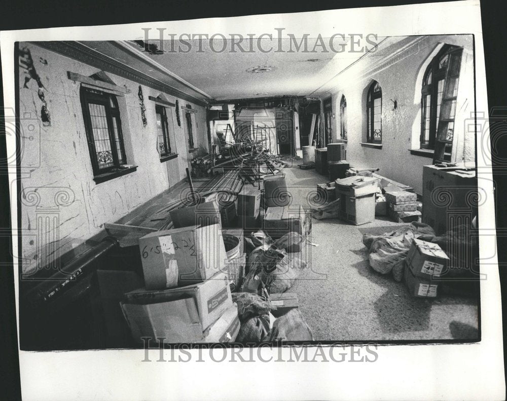 1975 Cook County Hospita Lwndale Eusebio - Historic Images