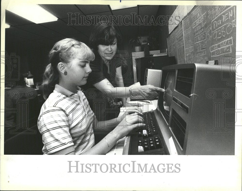 1983 Computer Jean Dames EPI Center Sarah - Historic Images