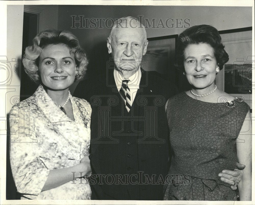 1963 Mrs James Kinnerar III Robert E Wood - Historic Images