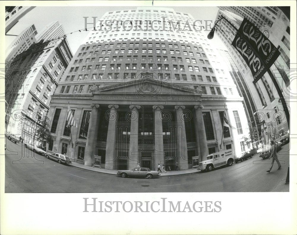 1984 Continental Bank Cafeteria Employee - Historic Images