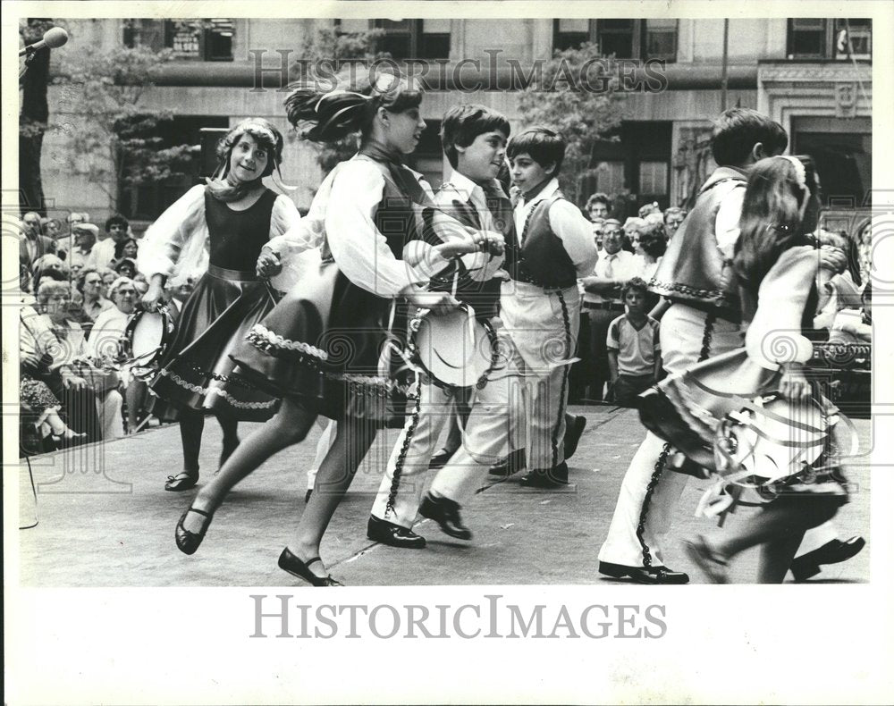 1982 Delay Plaza Italian Flok Dancing Group - Historic Images