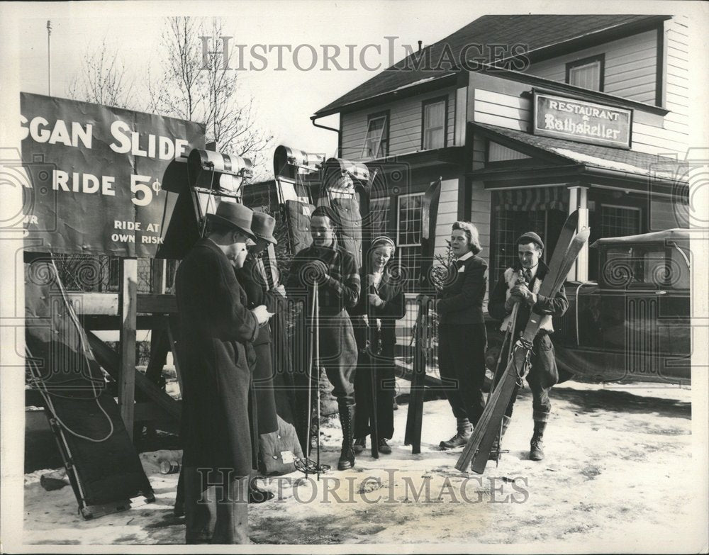 1940 Christina Men John Cassidy Viebrook - Historic Images