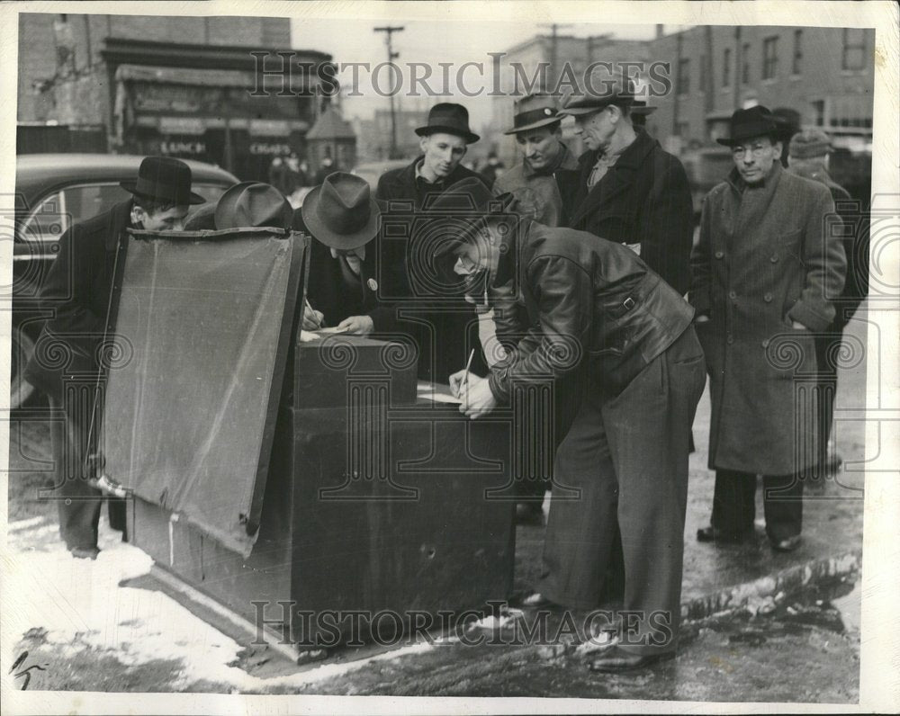 1941 C L O Workers Plant Strike - Historic Images