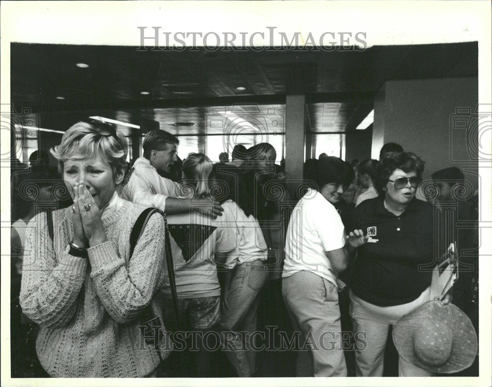 1987 Irish Children O&#39;Hare Airport Chicago - Historic Images