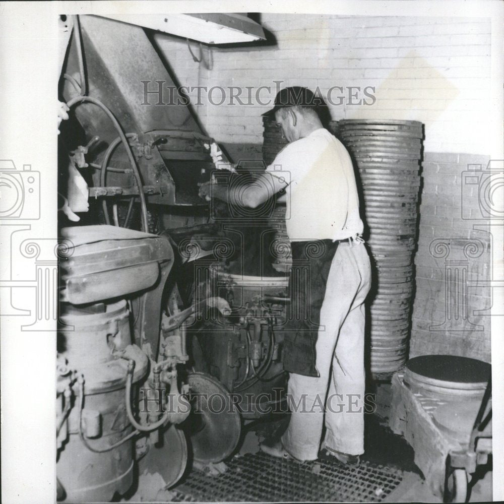 1955 Nonstriker Works Perfect Circle Corp. - Historic Images