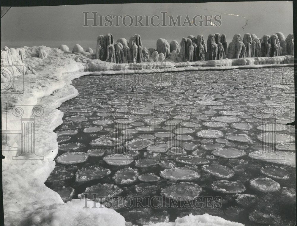 1960 Ice Subzero Weather Northside Michigan - Historic Images