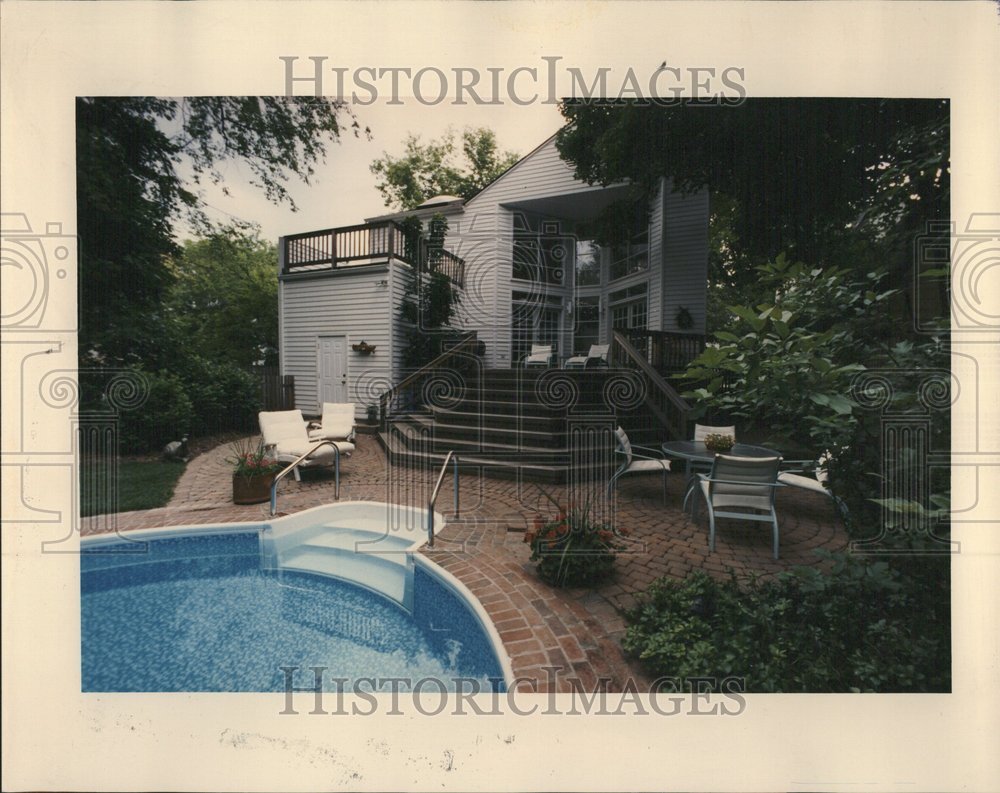 1992 Beautiful Cunningham Home Swimmingpool - Historic Images