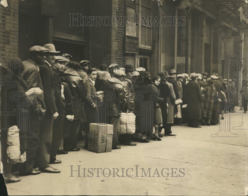 1958 Christmas Shoppers Clothing Food Depot - Historic Images