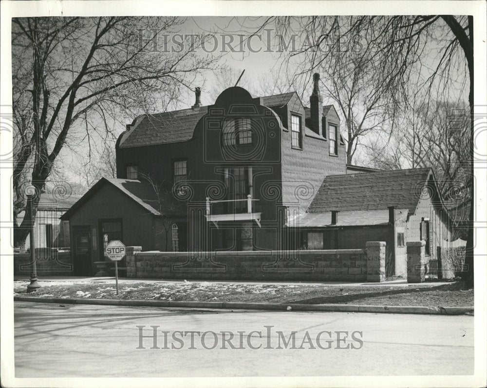 Old Delivois Houses Stop Board - Historic Images