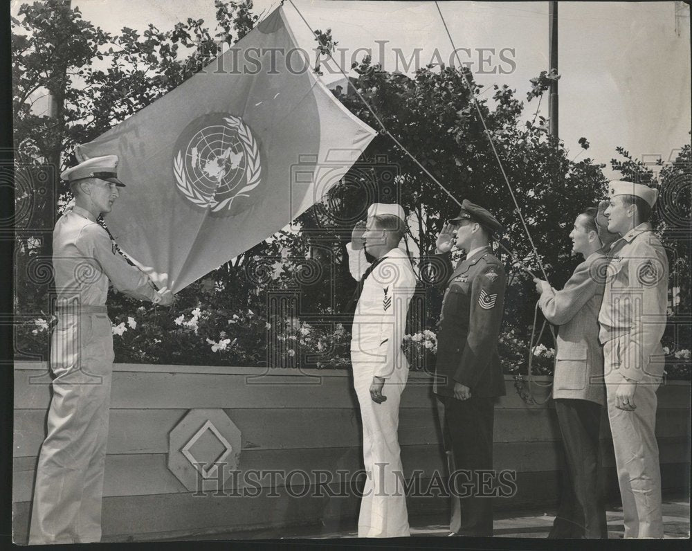 1950 Raise United Nations Flag - Historic Images