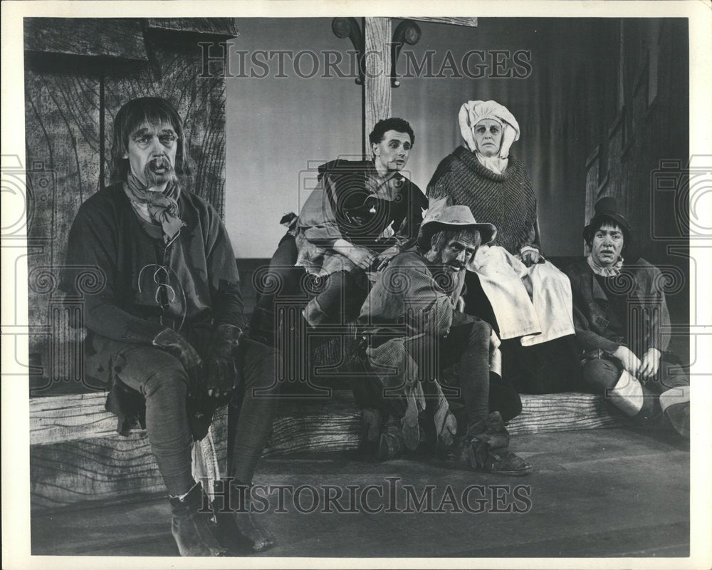 1958 Henry V Play Cast Scene Falstaff Dead - Historic Images