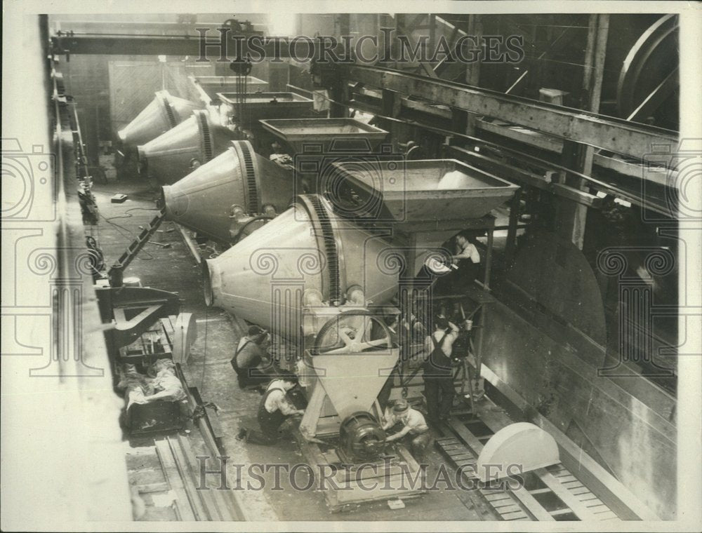 Workers Manufacturing Machinery - Historic Images