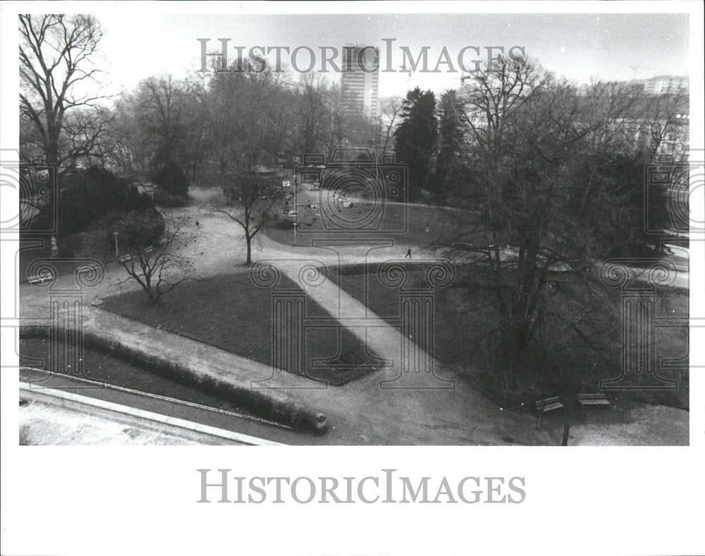 1990 Platzspitz Park - Historic Images