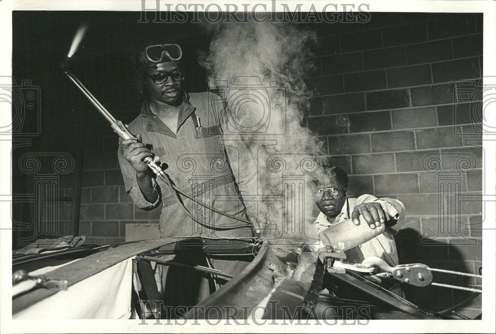 1980 James Brown Auto Repair School - Historic Images