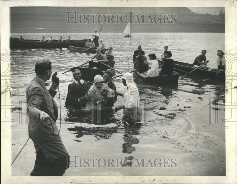 1943 Black Gowns Elder Beck Jones River - Historic Images