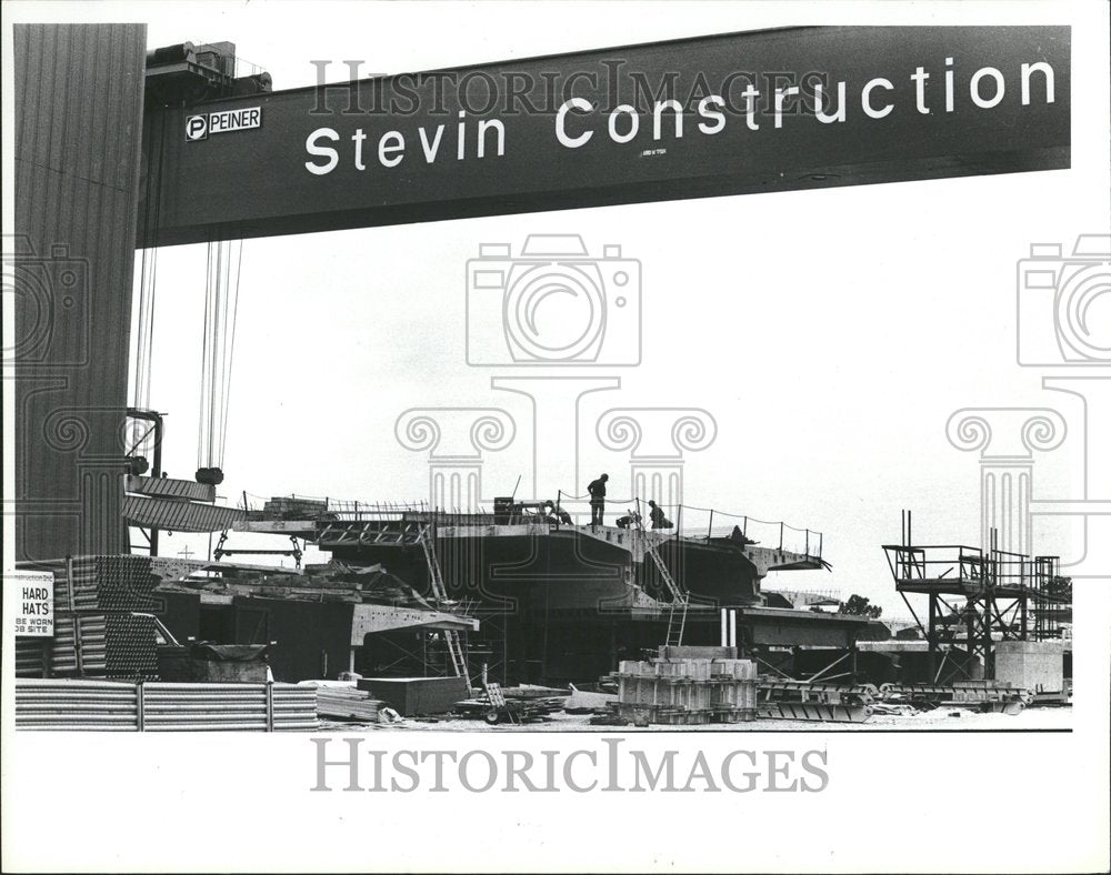 1981 Stevin Construction North Shore Cement - Historic Images