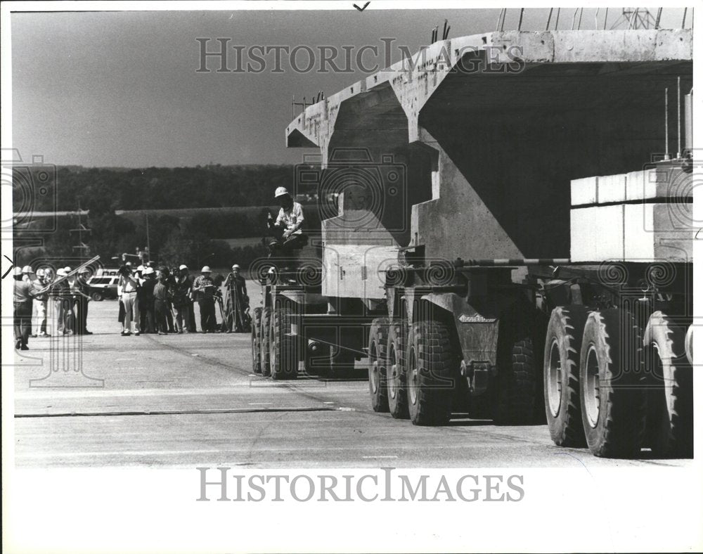 1987 vehicle watching readouts - Historic Images