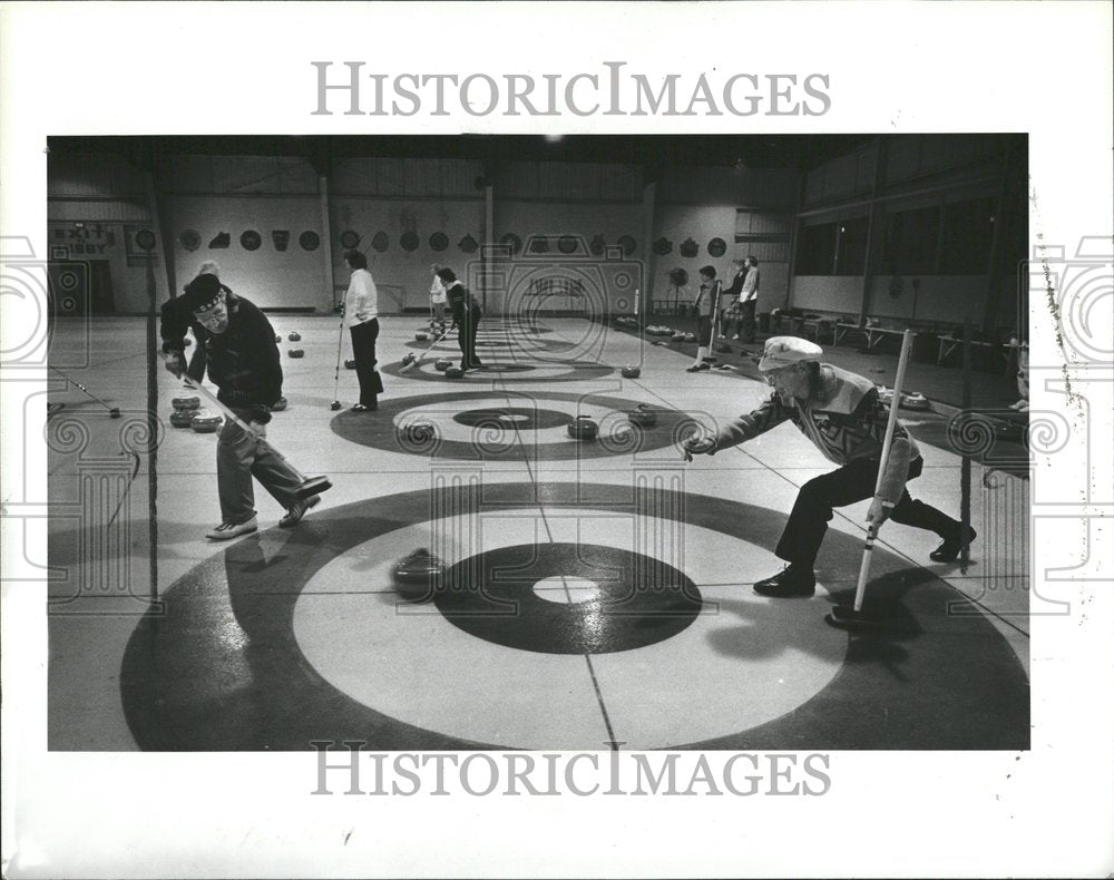 1981 Curlling Will Oliver Alex Murray South - Historic Images