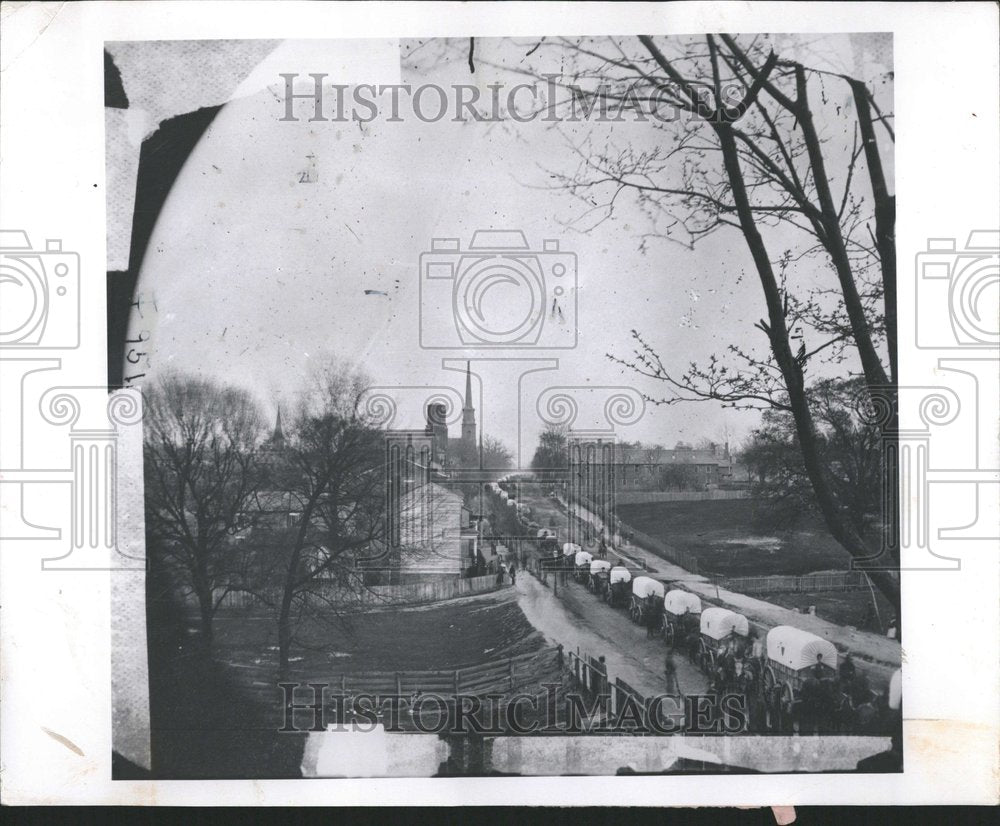 1961 Federal Wagon Trains Lee Petersburg - Historic Images