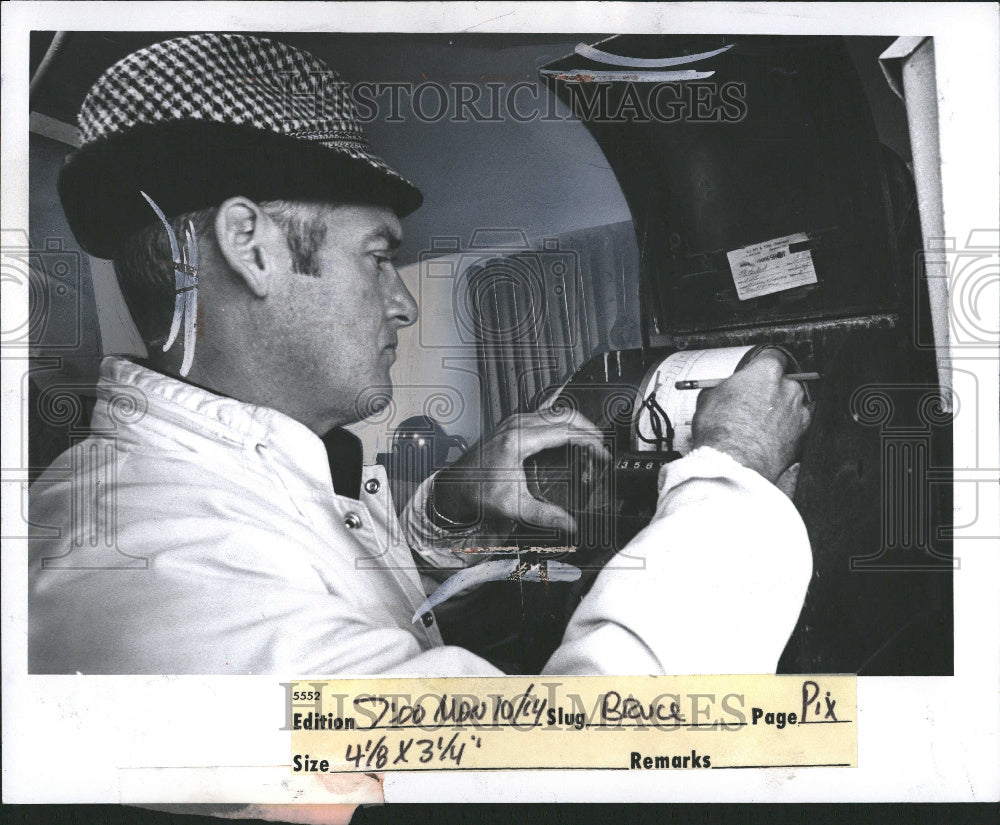 1974 Bruce Corden President of Petrotech - Historic Images