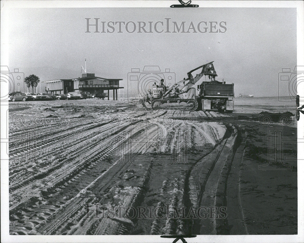 1969 Oil Pollution Beaches Oil Ocean - Historic Images