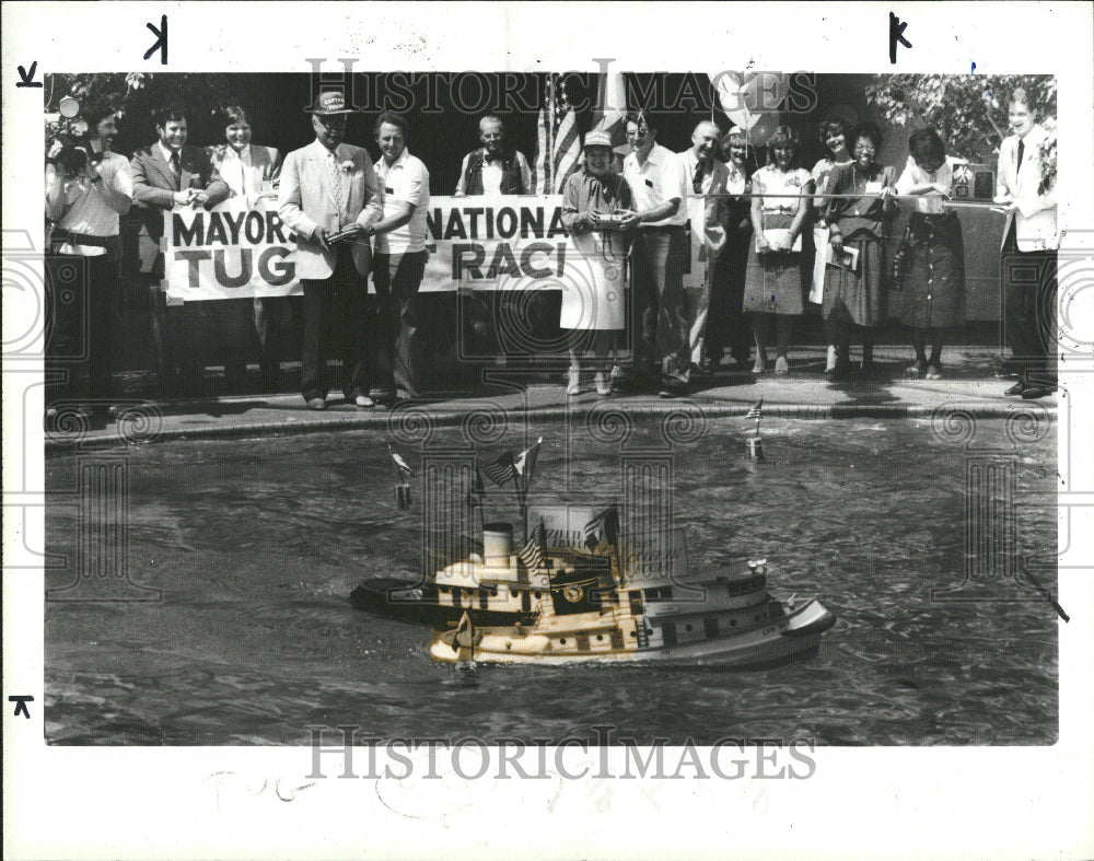 1984 Freedom Festival Tugboat Race - Historic Images