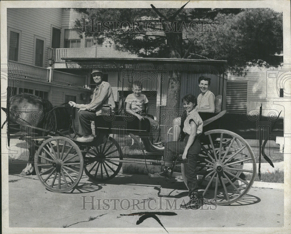 1956 Carriage Gerald W. Fairbanks Family - Historic Images