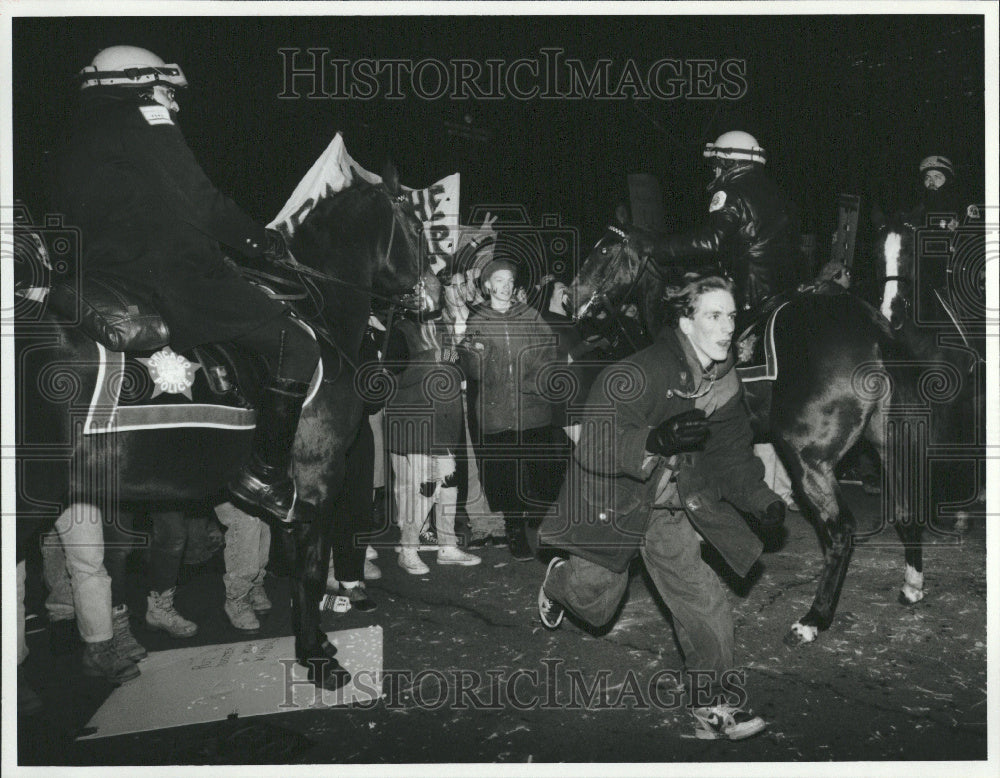 1991 Anti-War marchers demonstrators - Historic Images