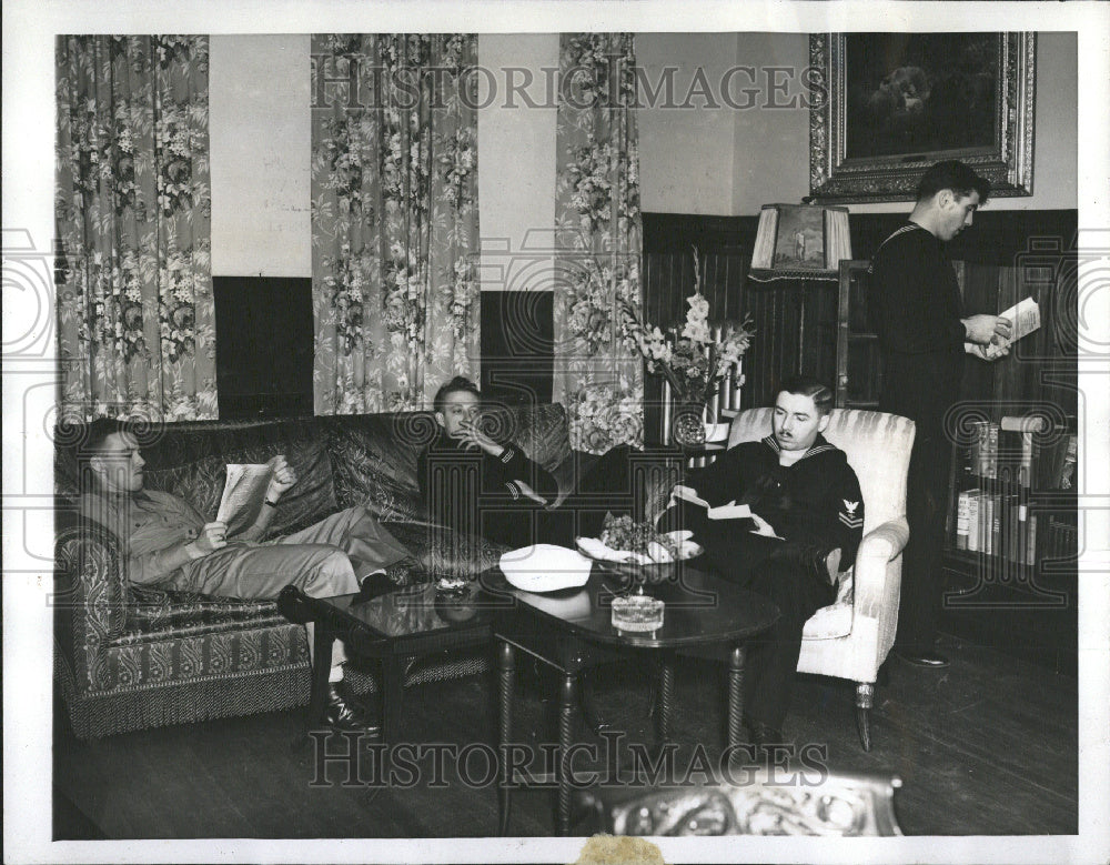 1942 Palatial rest home for wounded - Historic Images