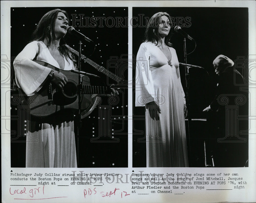 1976 Judy Collins Stage Shots Two Singing - Historic Images