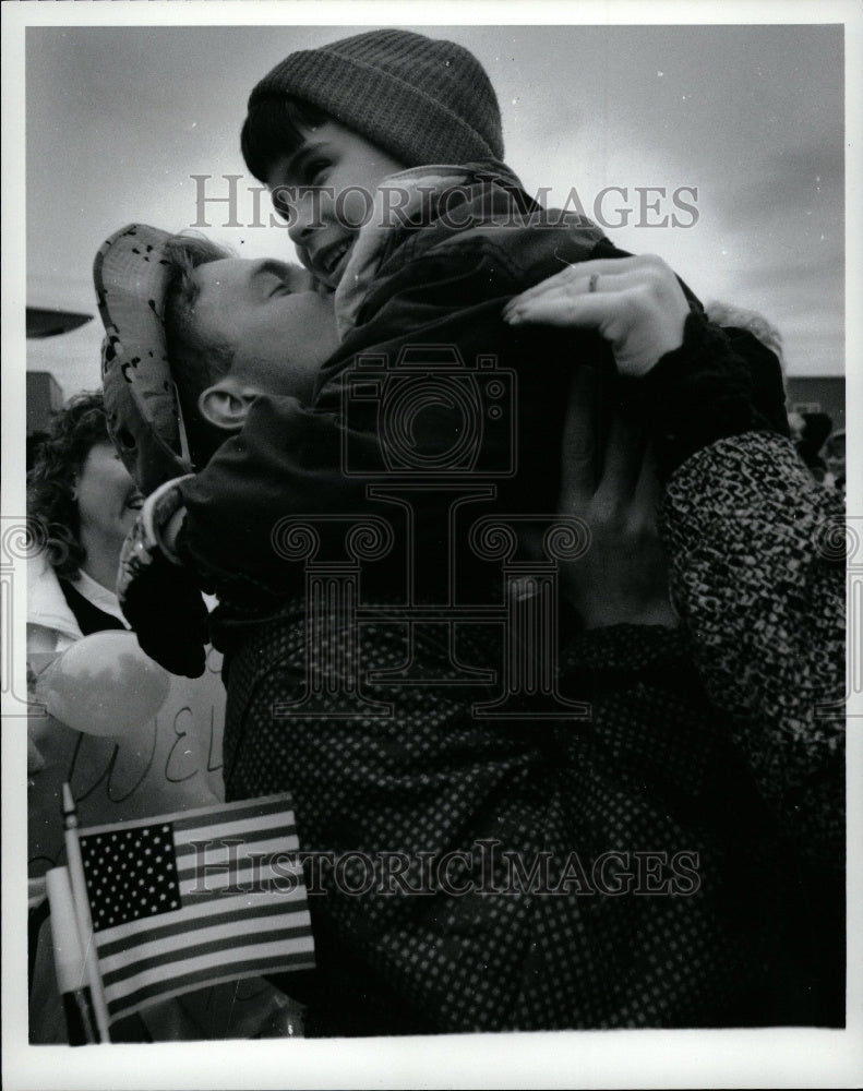 1991 Relatives greet at the O&#39;Hare Airport - Historic Images