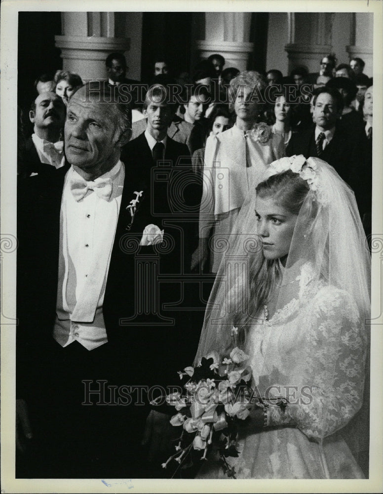 1981 Michael Conrad and Lisa Lindgren wedd - Historic Images