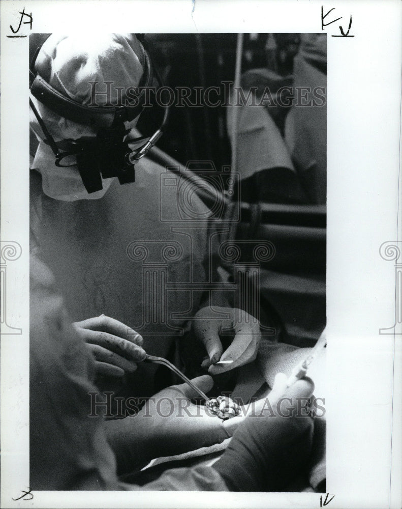 1992 Brain Surgery Harper Hospital Detroit - Historic Images