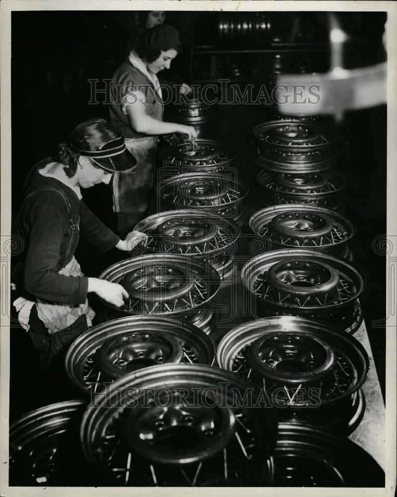 1986 Wheel Manufacture Automobile Industry - Historic Images