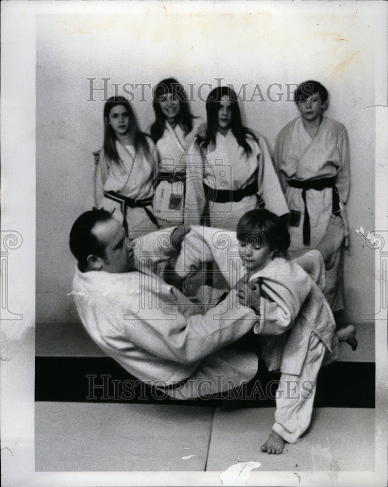 1972 Kenneth Wise Judo Family - Historic Images