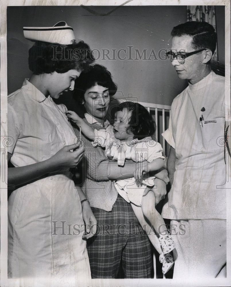 1961 Charles Walsh Oakwood Hospital - Historic Images