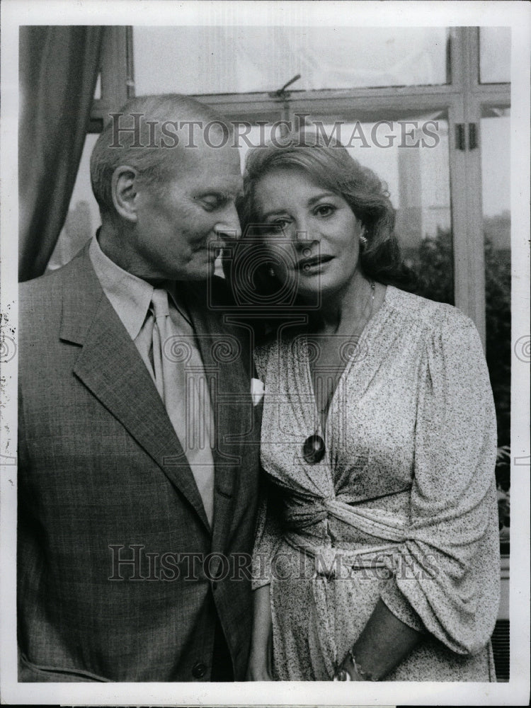 1980 Barbara Walters Sir Laurence Oliver - Historic Images