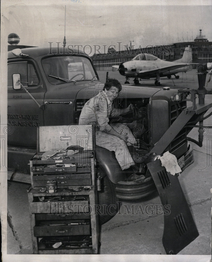 1958  Rose Ruisy Metro Airport - Historic Images