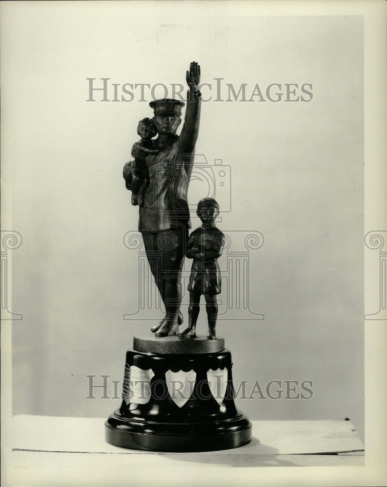 1935 Safety- Det news trophy - Historic Images