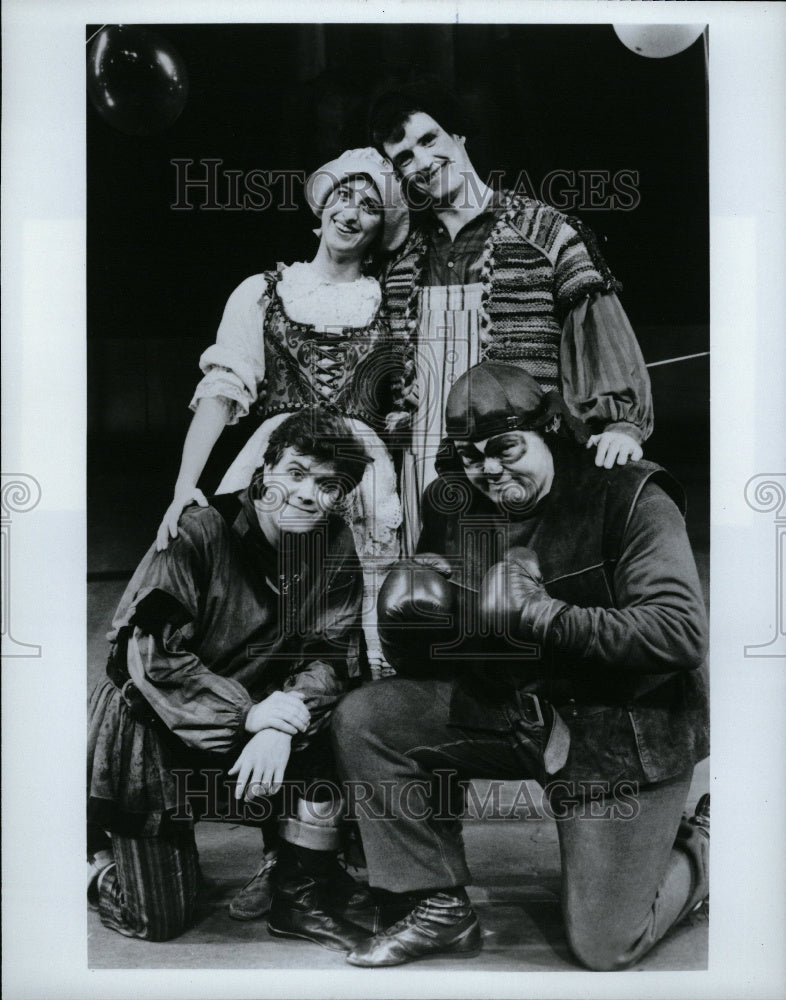 1986 Actors Susan Finch And Terrence Caza - Historic Images