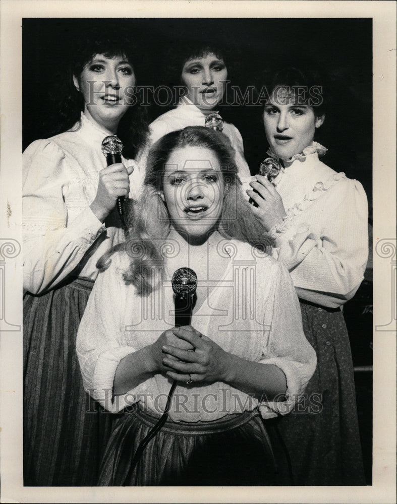 1985 Barbara Thompson Cheryl Brown Singers - Historic Images