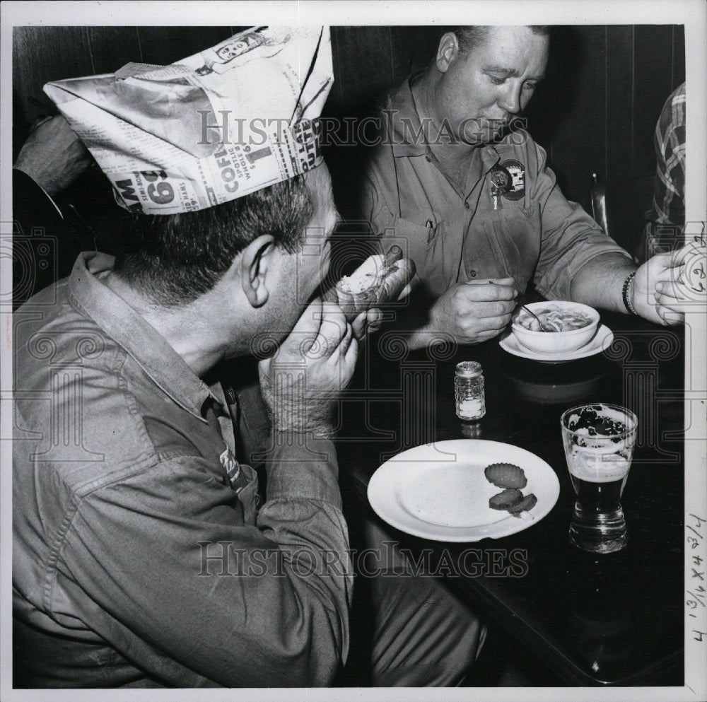 1966 Patrons Eating At Virgie&#39;s Bar Detroit - Historic Images